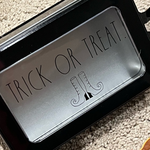 ⭐️BOGO FREE⭐️ NEW RAE DUNN Halloween cookie cutters with tin - Picture 2 of 5